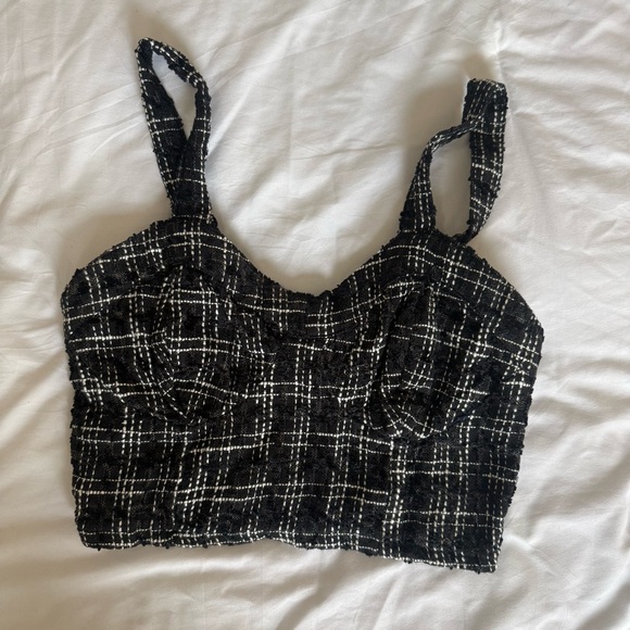 Japna Black and White Textured Crop Top - Picture 3 of 6